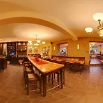Stumbergers - Free Parking -