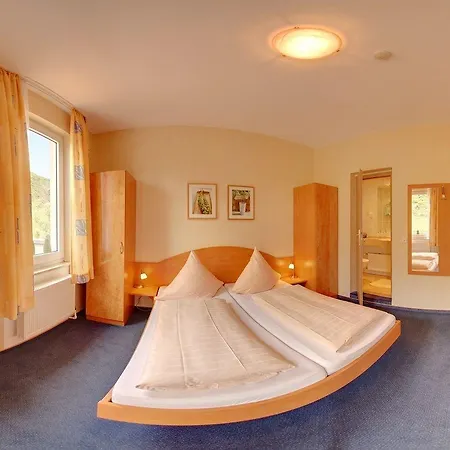 Stumbergers - Free Parking -