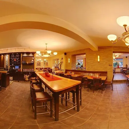 Stumbergers - Free Parking -