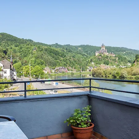 Stumbergers - Free Parking -