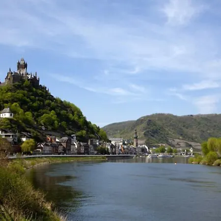 Stumbergers - Free Parking -