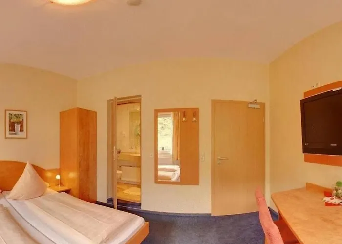 Stumbergers - Free Parking -