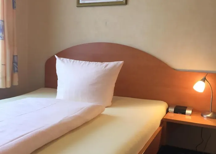 ホテル Stumbergers - Free Parking - 3*