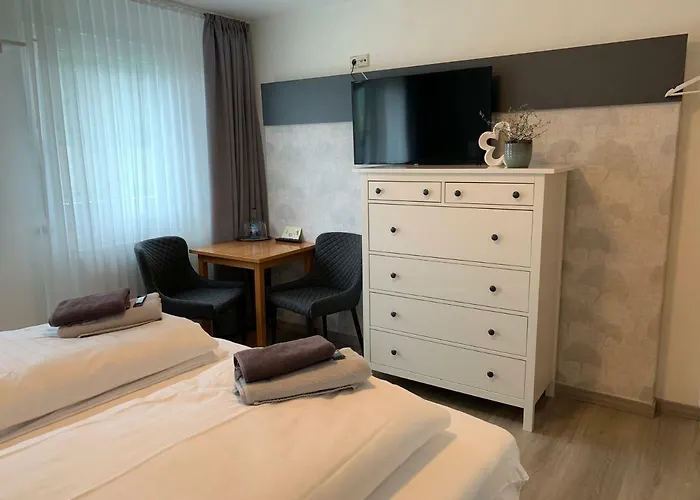 Stumbergers - Free Parking -